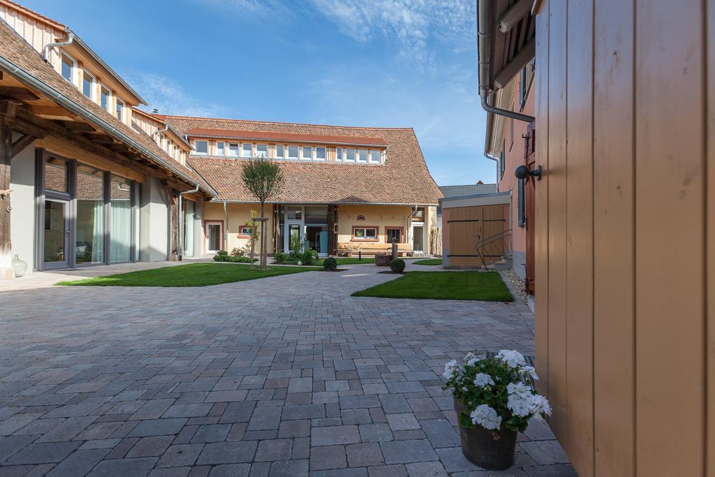 Baumgartners Dreiseithof - Historisch, Modern, Zentral Bad Krozingen Exterior foto